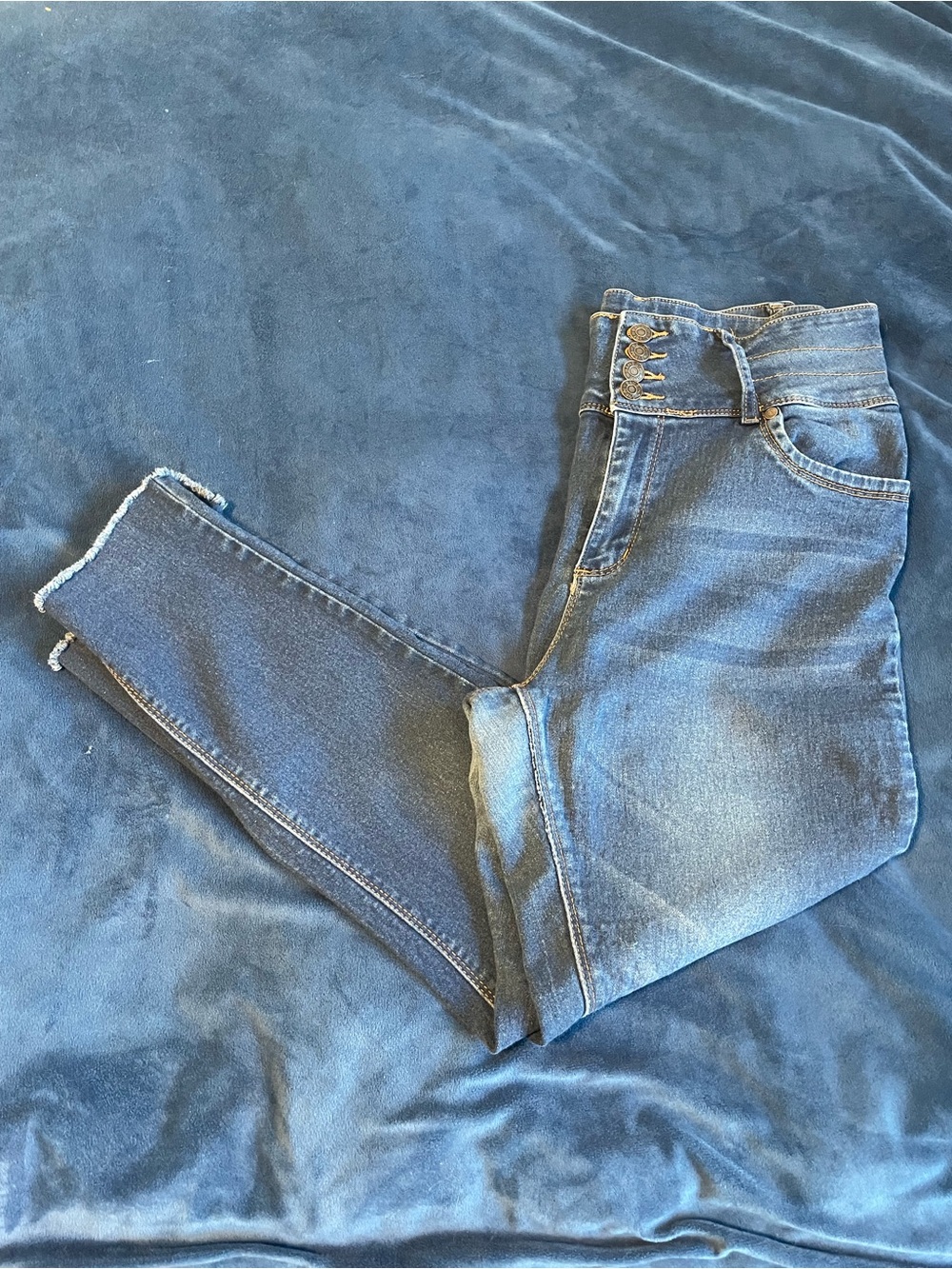 BAMBOO High-Rise Medium Blue Women's Jeans with Triple Buttons